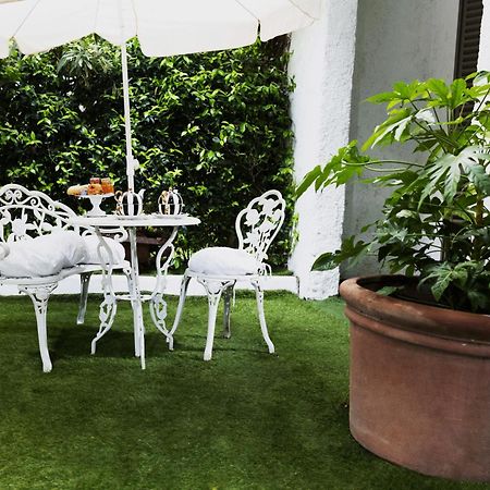 Les Canoubiers Luxe Et Serenite Au Coeur De Saint-Tropez Suites Spacieuses Avec Jardin Enchanteur Exterior foto